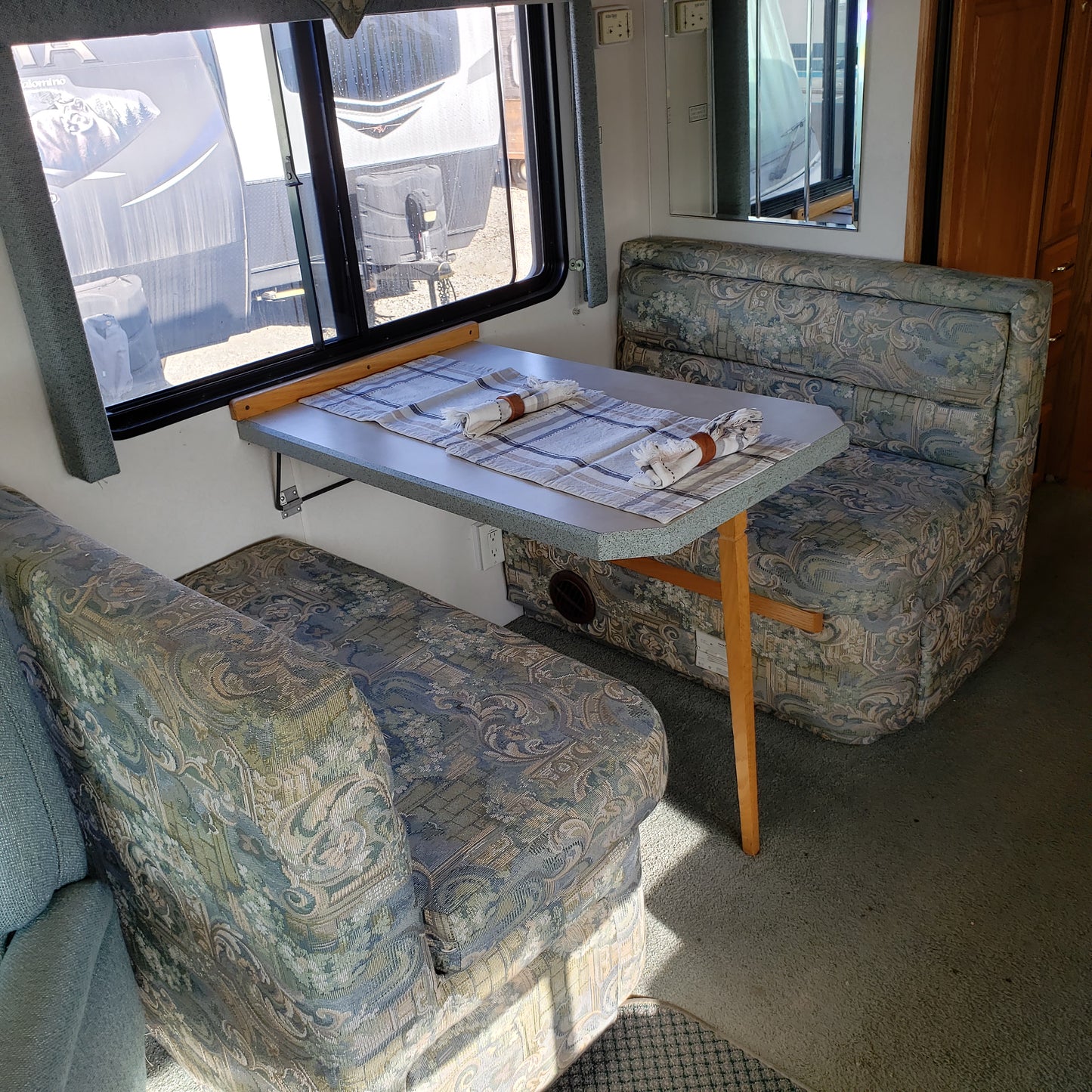 2002 Holiday Rambler Ambassador 36' PBD